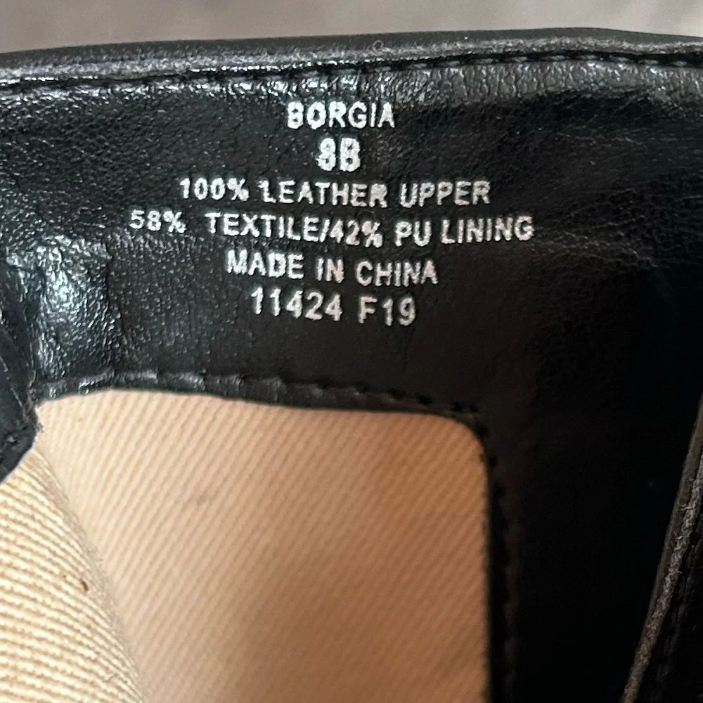 Ralph Lauren Borgia Black Leather Ankle Boots 8B Gold Buckle Classic Timeless
